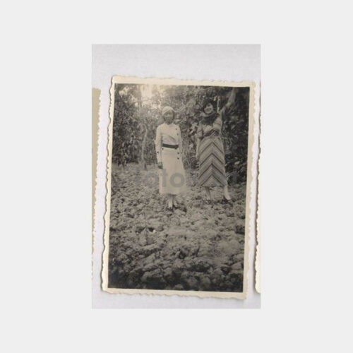 1940 Kadın Modern Giysili Fotoğraf