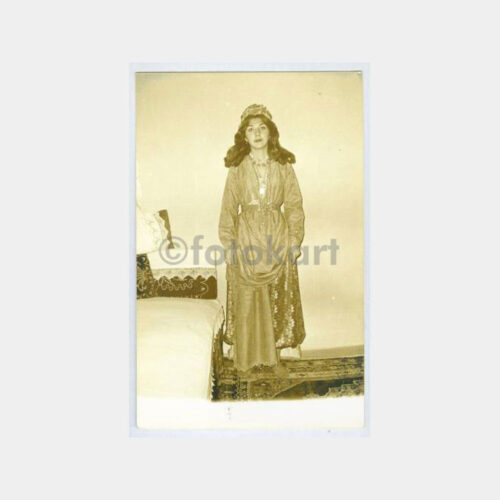 Folklor Giysili Genç Kız Görünüş Fotoğraf