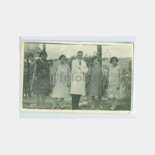 1930 Dönemin Modern Giysili Kadınları Fotoğraf