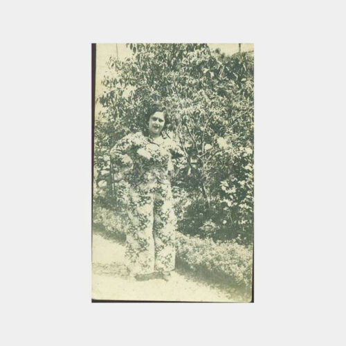 1930 İlginç Giysili Kadın Görünüş Fotoğraf