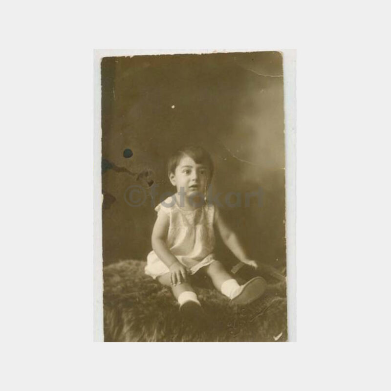 1928 Bebek Çocuk Giysi Konulu Fotoğraf