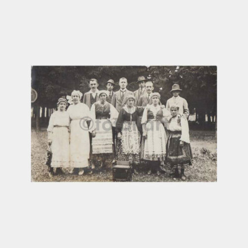 Avrupa Folklor Giysili Grup Fotoğraf