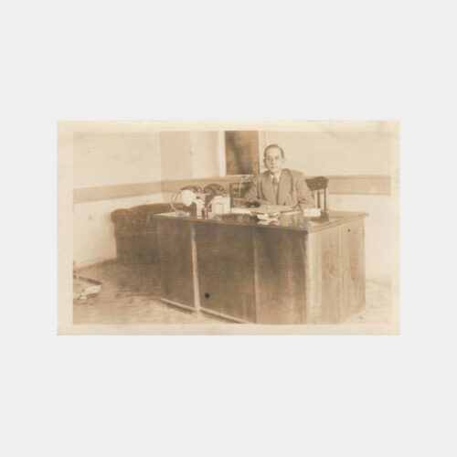 Gümüşhane Müdür Masasında Yetkili Konulu Fotoğraf