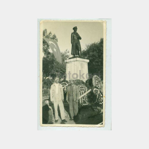 1962 Gemlik Atatürk Heykeli Önü Fotoğraf