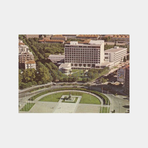 1970 İzmir Efes Otel Ata Heykeli Görünüş Kartpostal