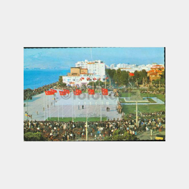 1970 İzmir Cumhuriyet Meydanı Görünüş Kartpostal