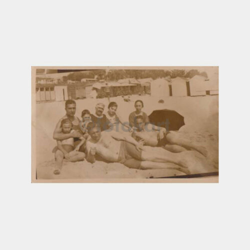 1930 Plajda Grup Konulu Fotoğraf