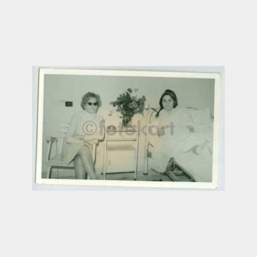 1965 Kadın Hasta Görünüş Fotoğraf