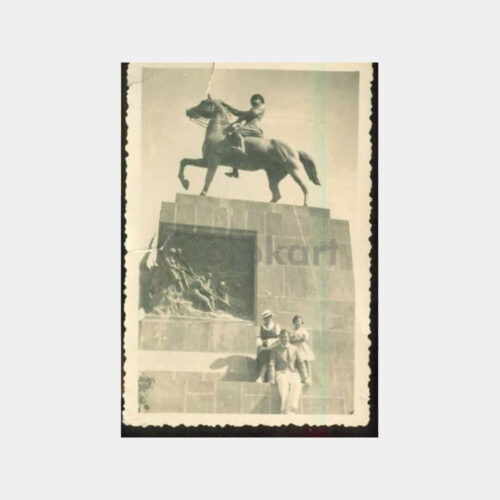 1940 İzmir Cumhuriyet Anıtı Önü Fotoğraf
