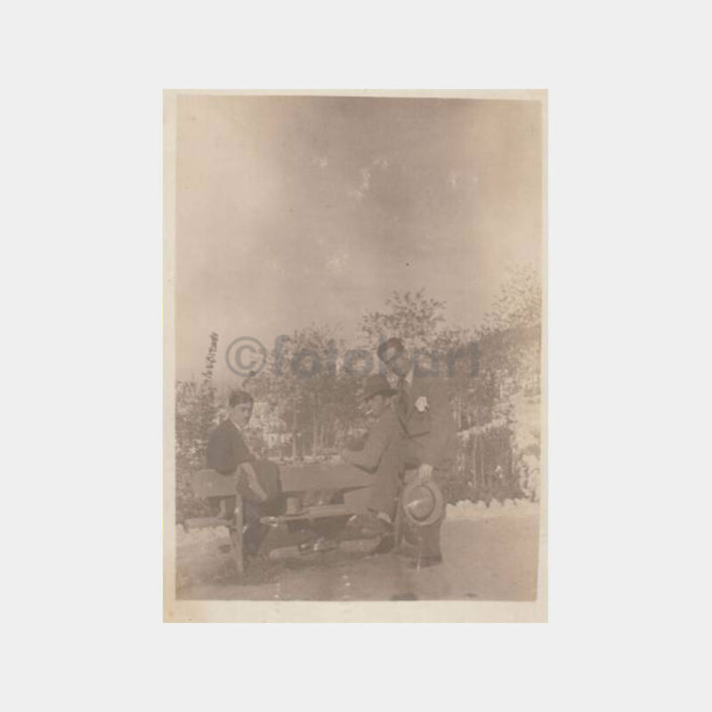 1931 İzmir Bahribaba Parkında Gençler Fotoğraf