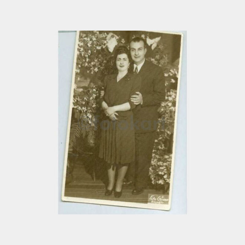 1940 Beyoğlu Foto Güven - Aile Fotoğraf