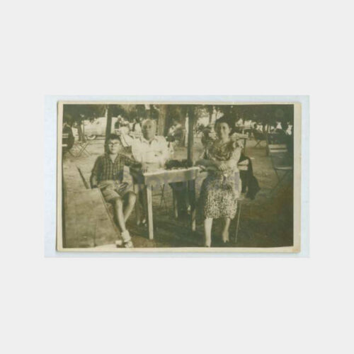 1930 Çay Bahçesinde Aile Görünüş Fotoğraf