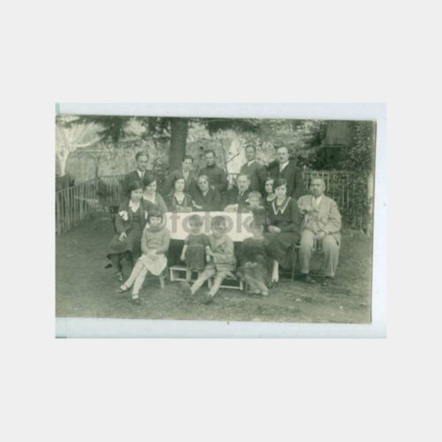 1930 Tarihi Ev Bahçesinde Aile Fotoğraf