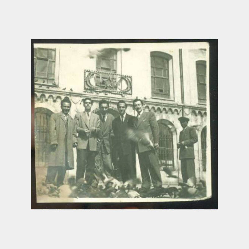 1940 Beyazıt Meydanı Gençler ve Güvercinler Fotoğraf