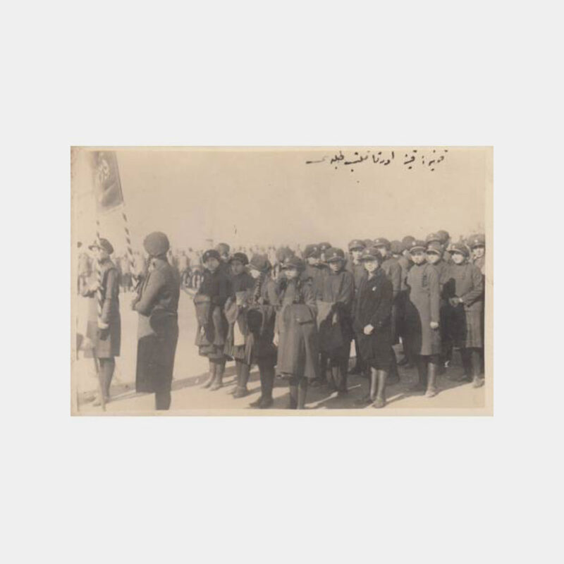 1928 Kız Orta Mektep Grup Fotoğrafı