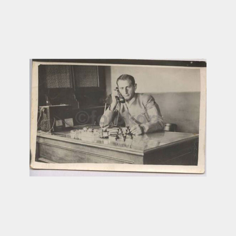 Subay Komutan Masasında Görünüş Fotoğraf