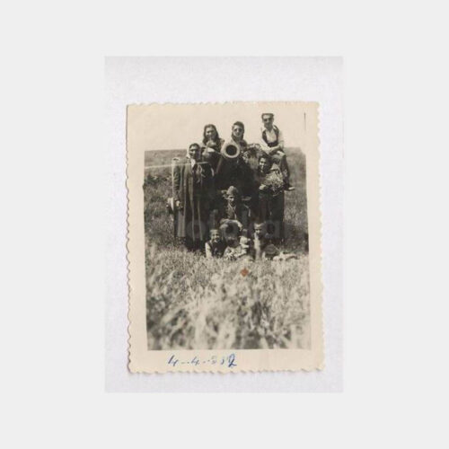 1952 Askeri Top Önünde Grup Fotoğraf