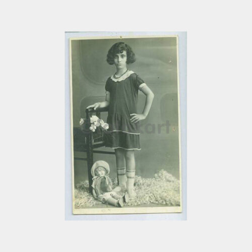 1930 Kız Çocuk ve Oyuncak Konulu Fotoğraf