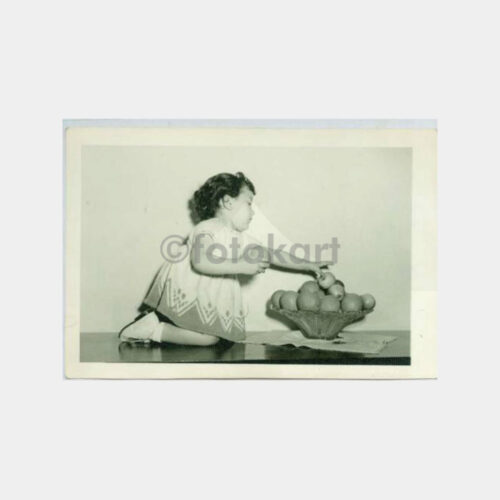 1960 Çocuk ve Oyuncak Konulu Fotoğraf