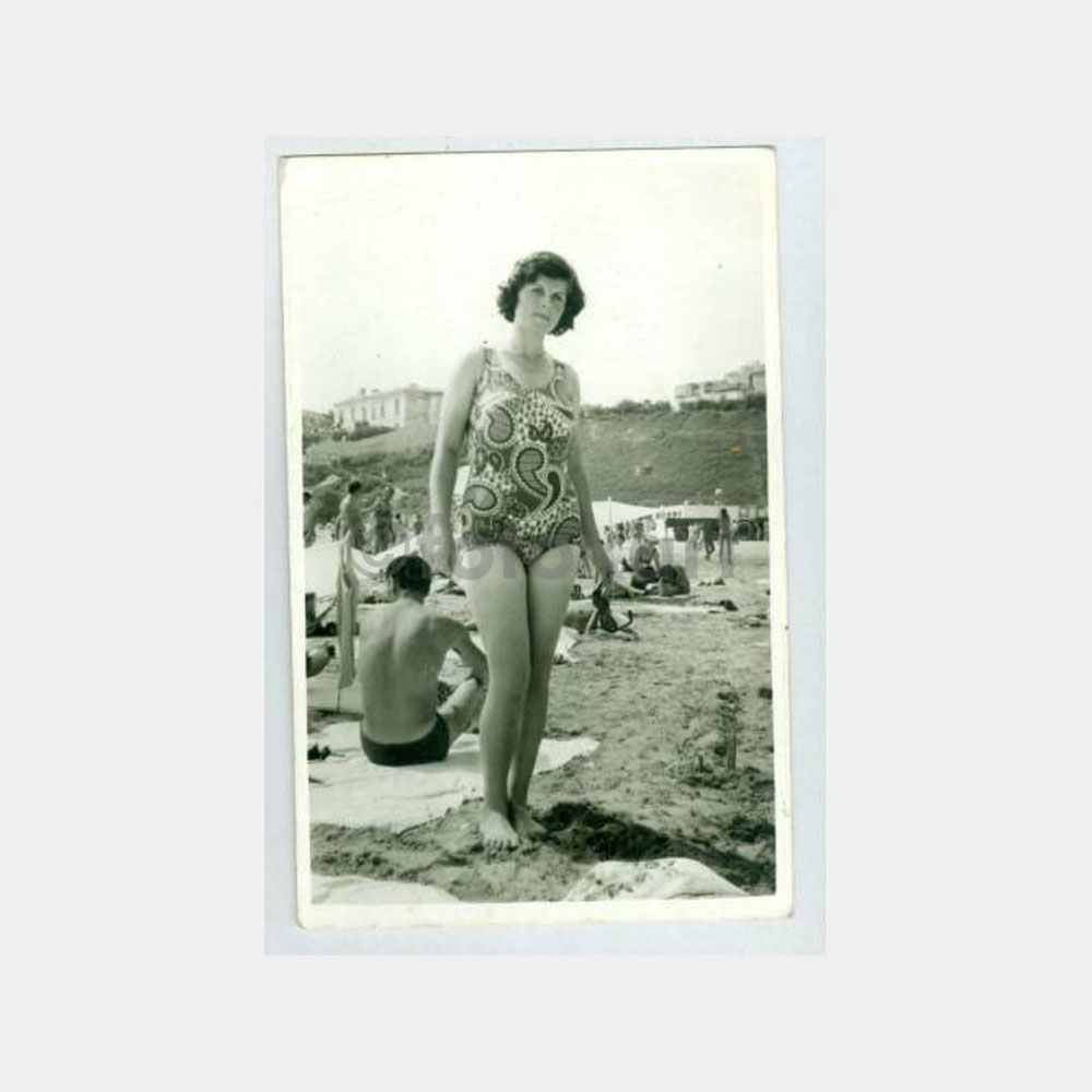 1950 Plajda Kadın Konulu Fotoğraf
