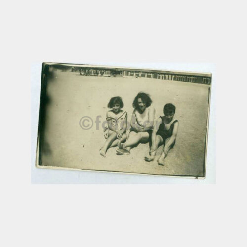 1929 Plajda Kadın Çocuklar Fotoğraf