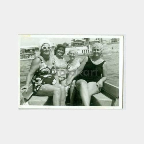 1960 Plajda Kadınlar Görünüş Fotoğraf