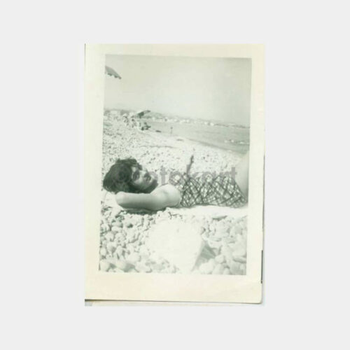 1965 Plaj ve Kadın Konulu Fotoğraf