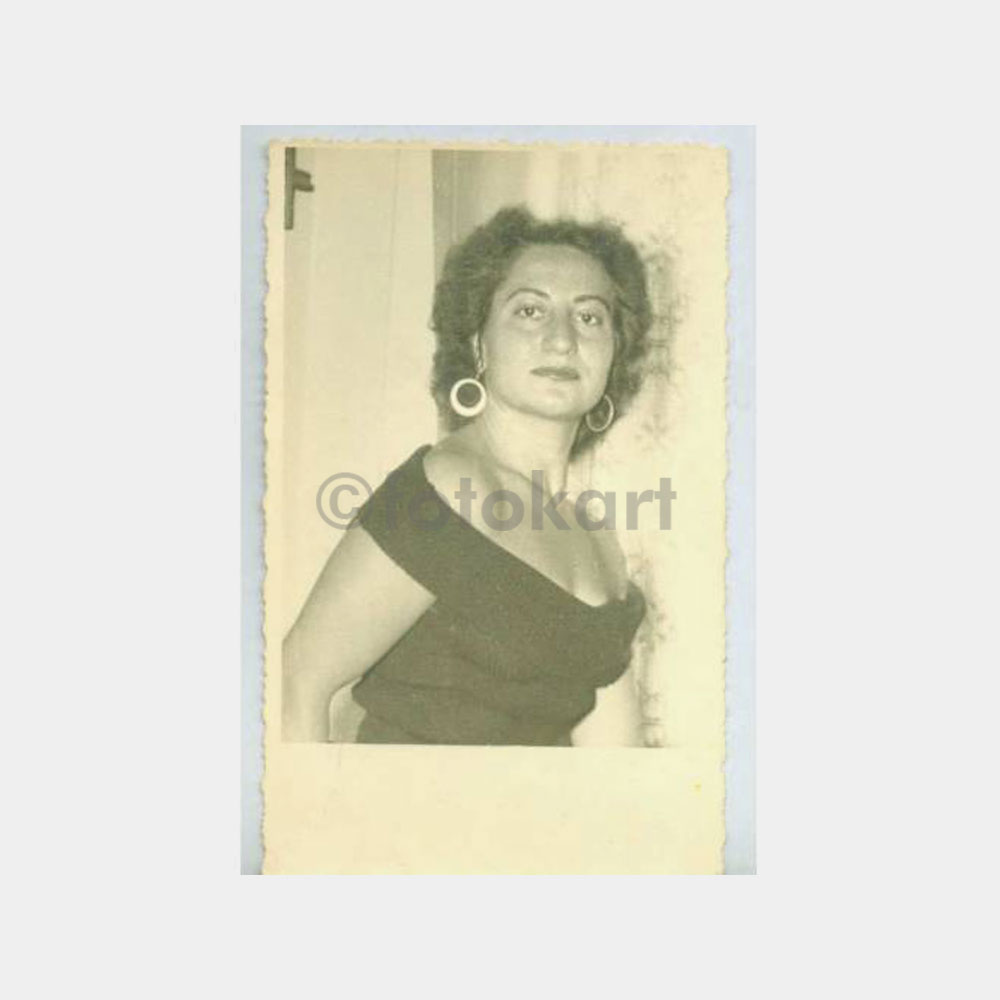 1960 Kadın Konulu Albüm 2 Adet Fotoğraf - Görsel 2