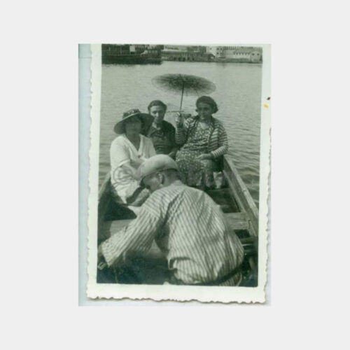 1934 Sandalda Şemsiyeli Kadın Görünüş Fotoğraf