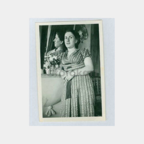 1939 Aynada Güzel Kadın Görünüş Fotoğraf