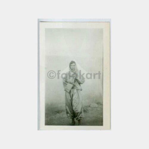 1930 Folklor Konulu Kadın Fotoğraf