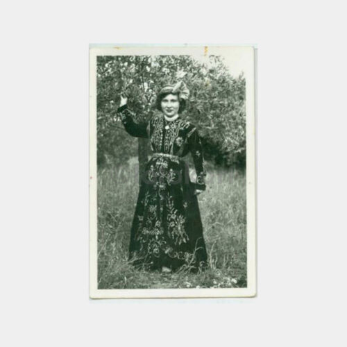 1930 Folklor Konulu Kadın Fotoğraf