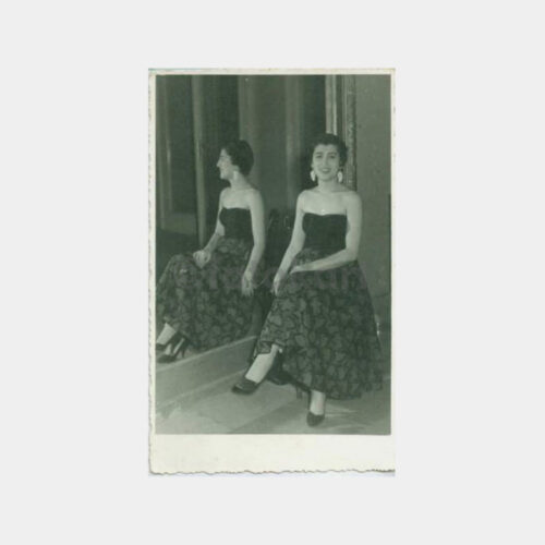 1940 Kadın ve Ayna Görüntüsü Fotoğraf