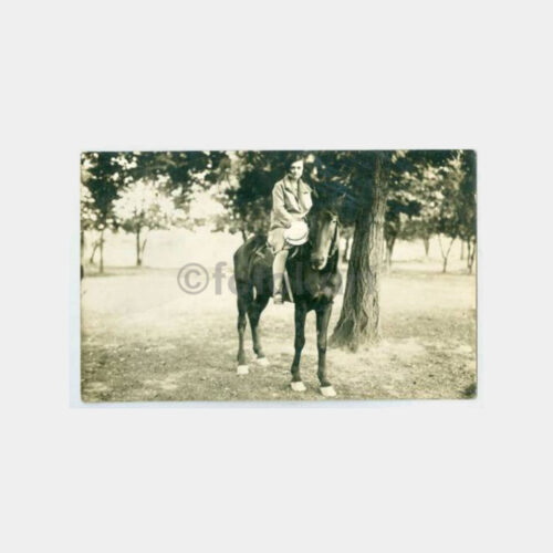 1930 At Üzerinde Kadın Fotoğraf