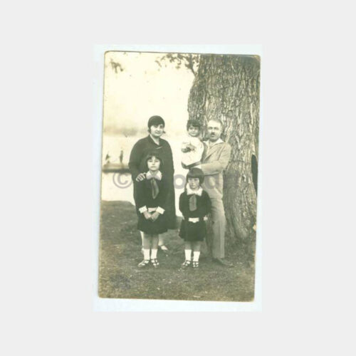 1929 Parkta Aile Görünüş Fotoğraf