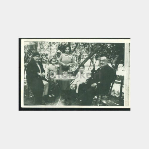1930 Çay Bahçesinde Aile Görünüş Fotoğraf