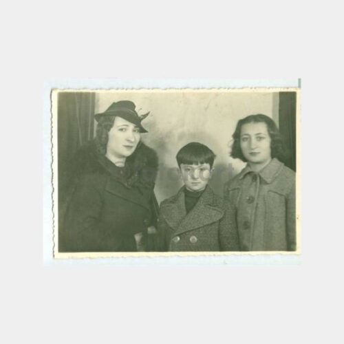 1942 Şapkalı Kadın Ailesi Fotoğraf