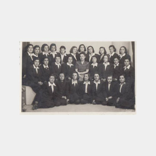 1949 Bursa Kız Lisesi Grup Görünüş Fotoğraf