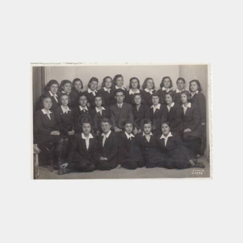 1949 Bursa Kız Lisesi Grup Görünüş Fotoğraf
