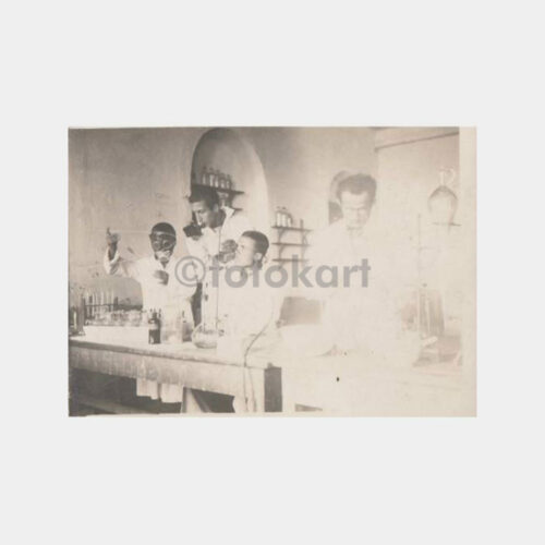 1930 Kimya Dersinden Görünüş Konulu Fotoğraf