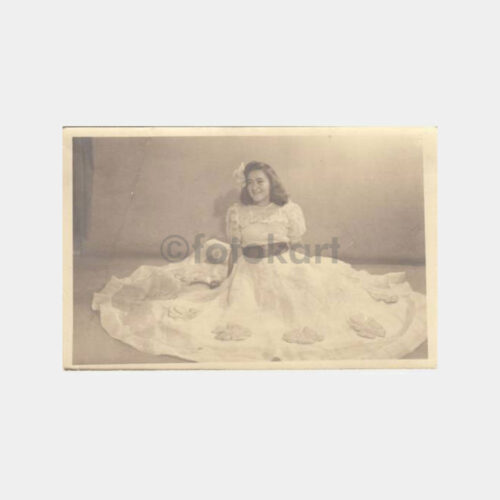 1950 Gelin ve Gelinlik Konulu Fotoğrafı