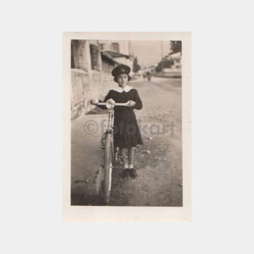 İskenderun Bisikletli Kız Konulu Fotoğraf