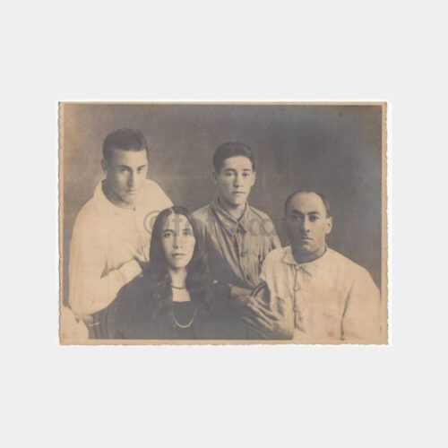 1930 Albümden Çıkma Aile Konulu Fotoğraf