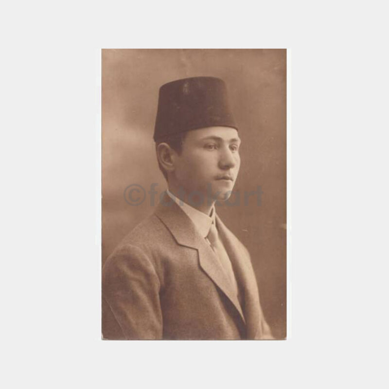 1927 Fesli Genç Konulu Fotoğraf