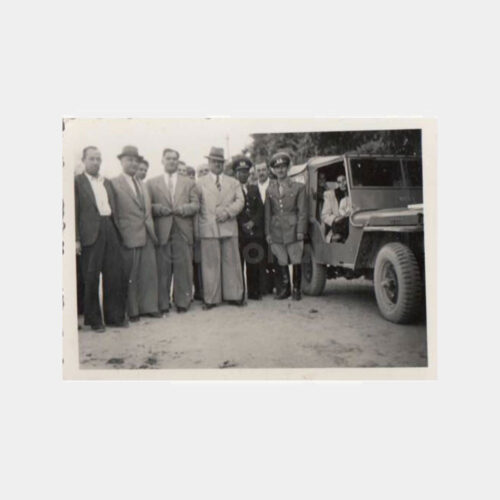 1950 Jeep Oto Önünde Göreviler Görünüş Fotoğraf