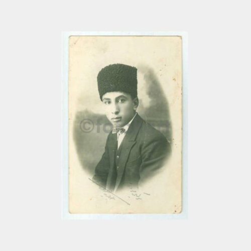 1928 Kalpaklı Genç Stüdyo Fotoğraf