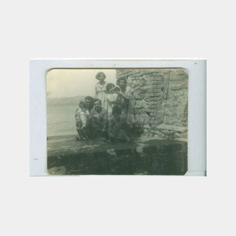 1940 Boğaziçi Tarihi Ev Önü Grup Fotoğraf