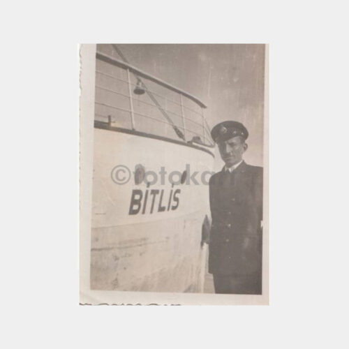 1955 Bitlis Vapuru ve Kaptanı Konulu Fotoğraf