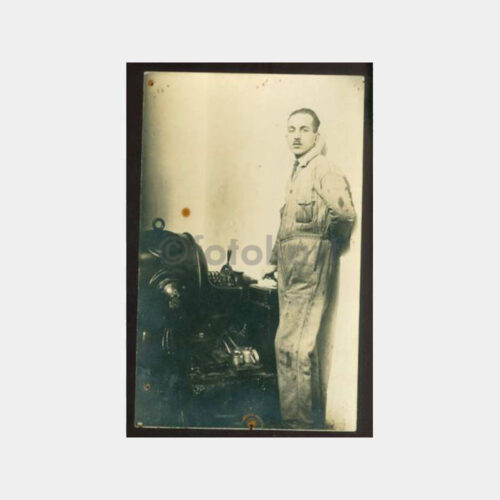 1926 Vapur Elektrik Motoru Önünde Çarkçı Fotoğraf