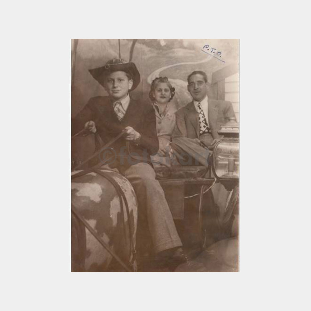 1947 Faytonda Aile Yabancı Stüdyo Fotoğraf